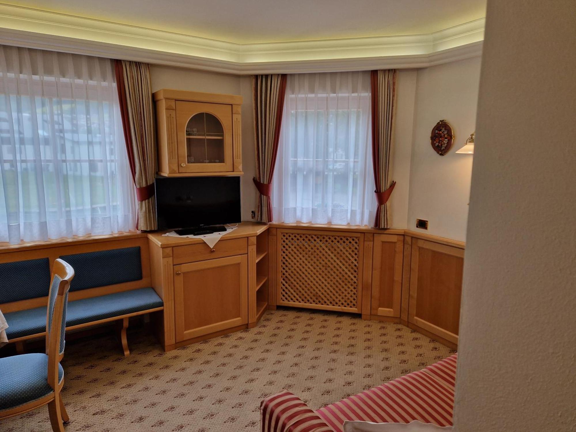Residence Ciastel Ortisei Esterno foto