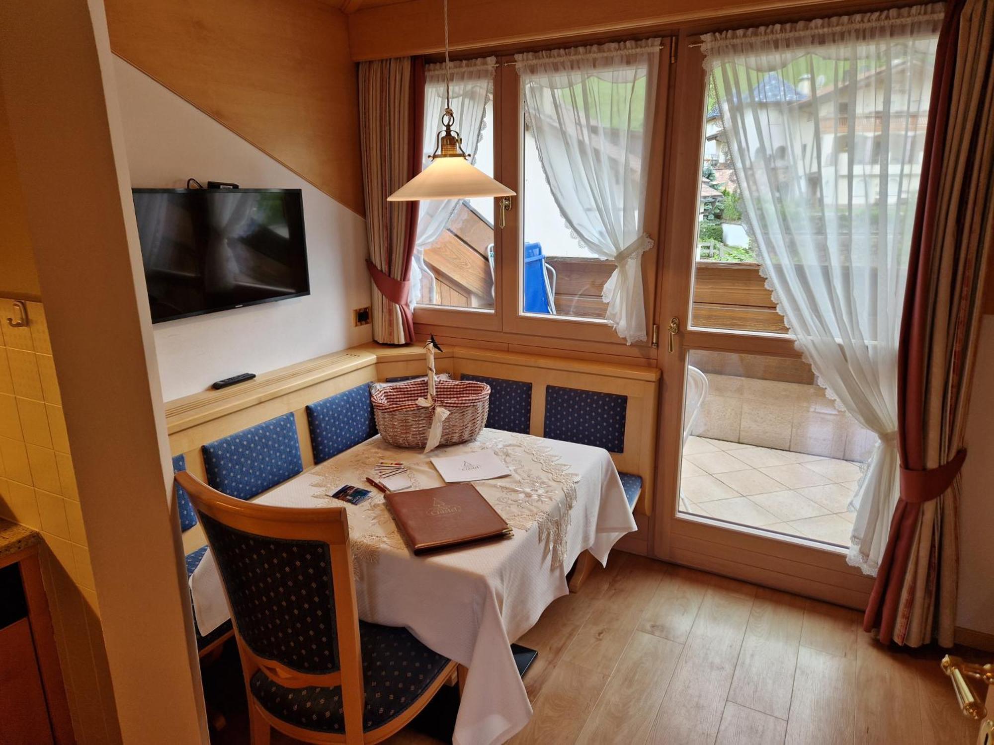 Residence Ciastel Ortisei Esterno foto